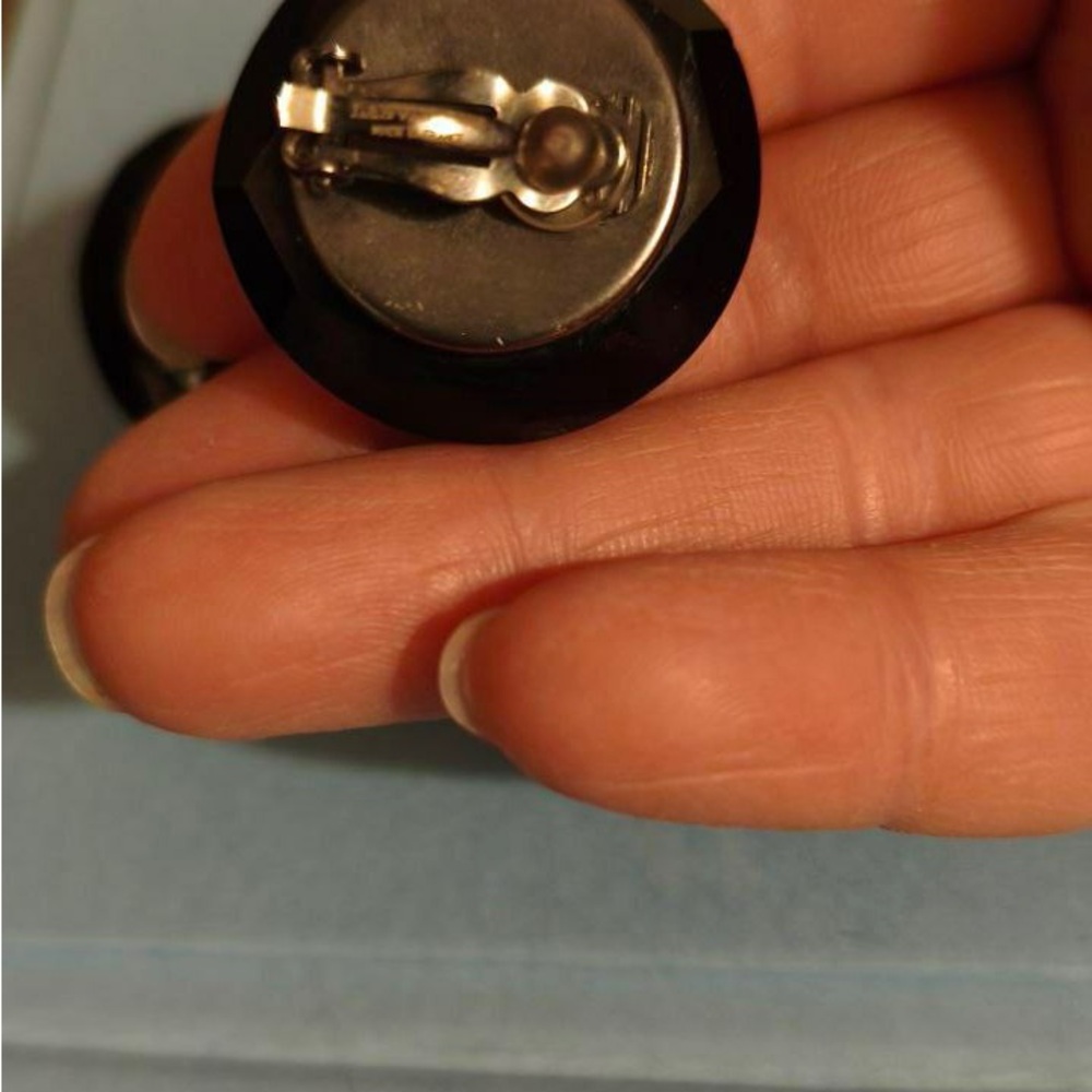 Lanvin Paris black crystal earring clip - Picture 4 of 15